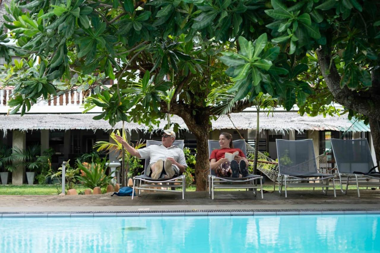 Topaz Beach Hotel Negombo Exterior foto