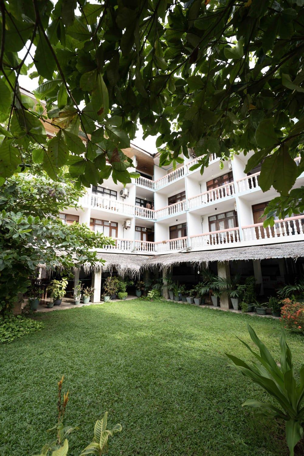 Topaz Beach Hotel Negombo Exterior foto